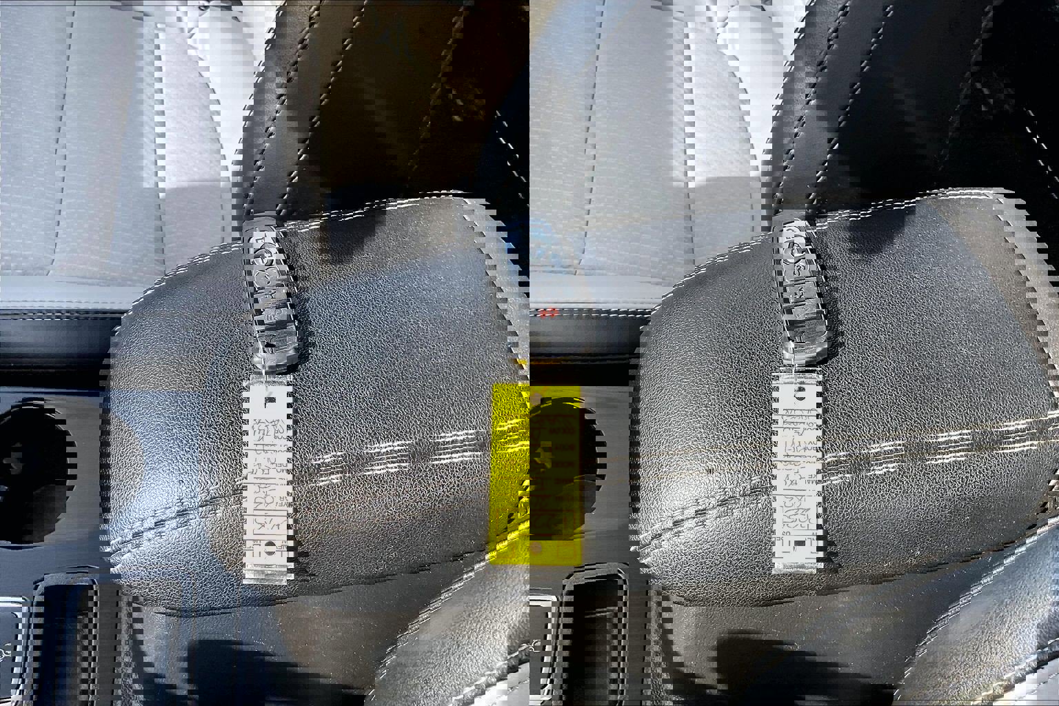 Used 2025 Ford Escape SE image 11