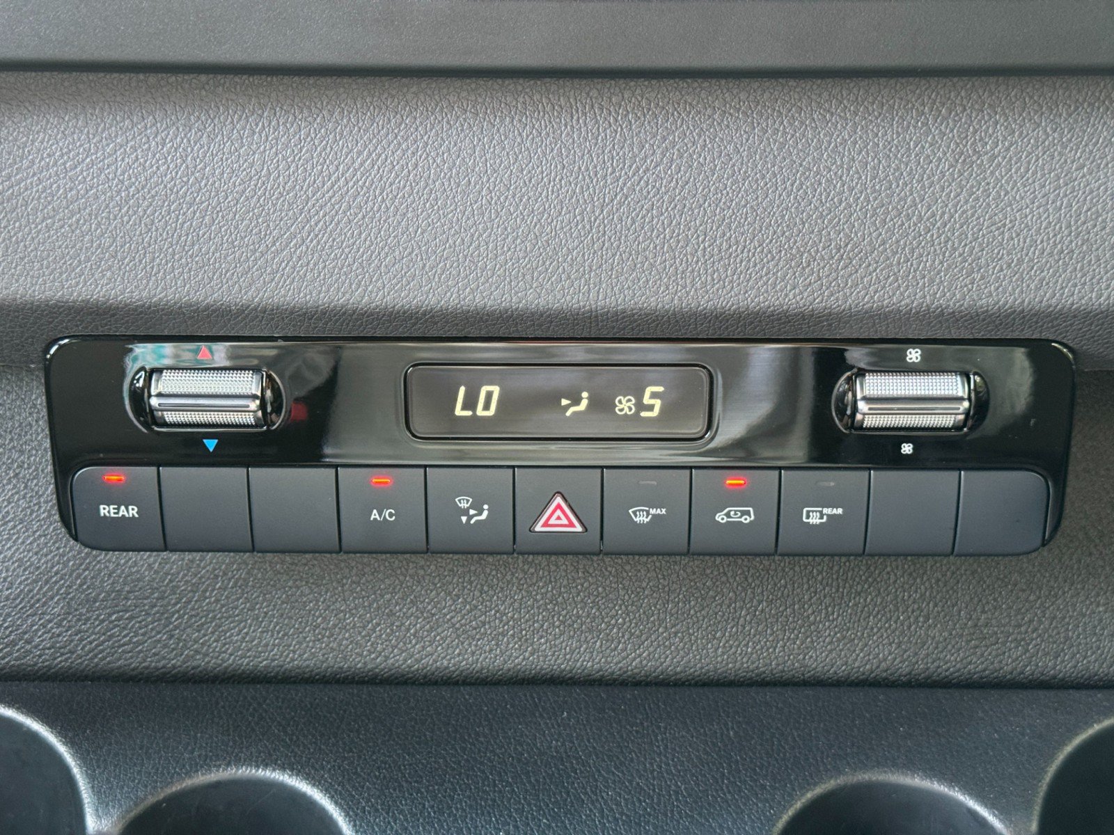 Used 2022 Mercedes-Benz Sprinter 2500 image 28