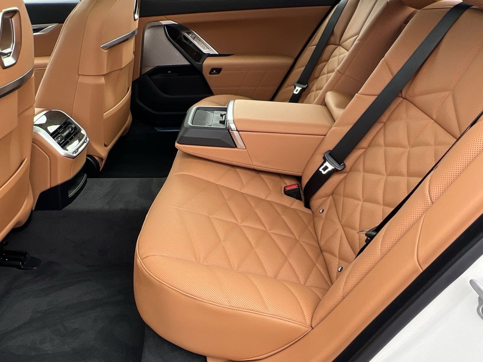 New 2026 BMW 740i xDrive w/ Premium Package AWD/4WD image 22