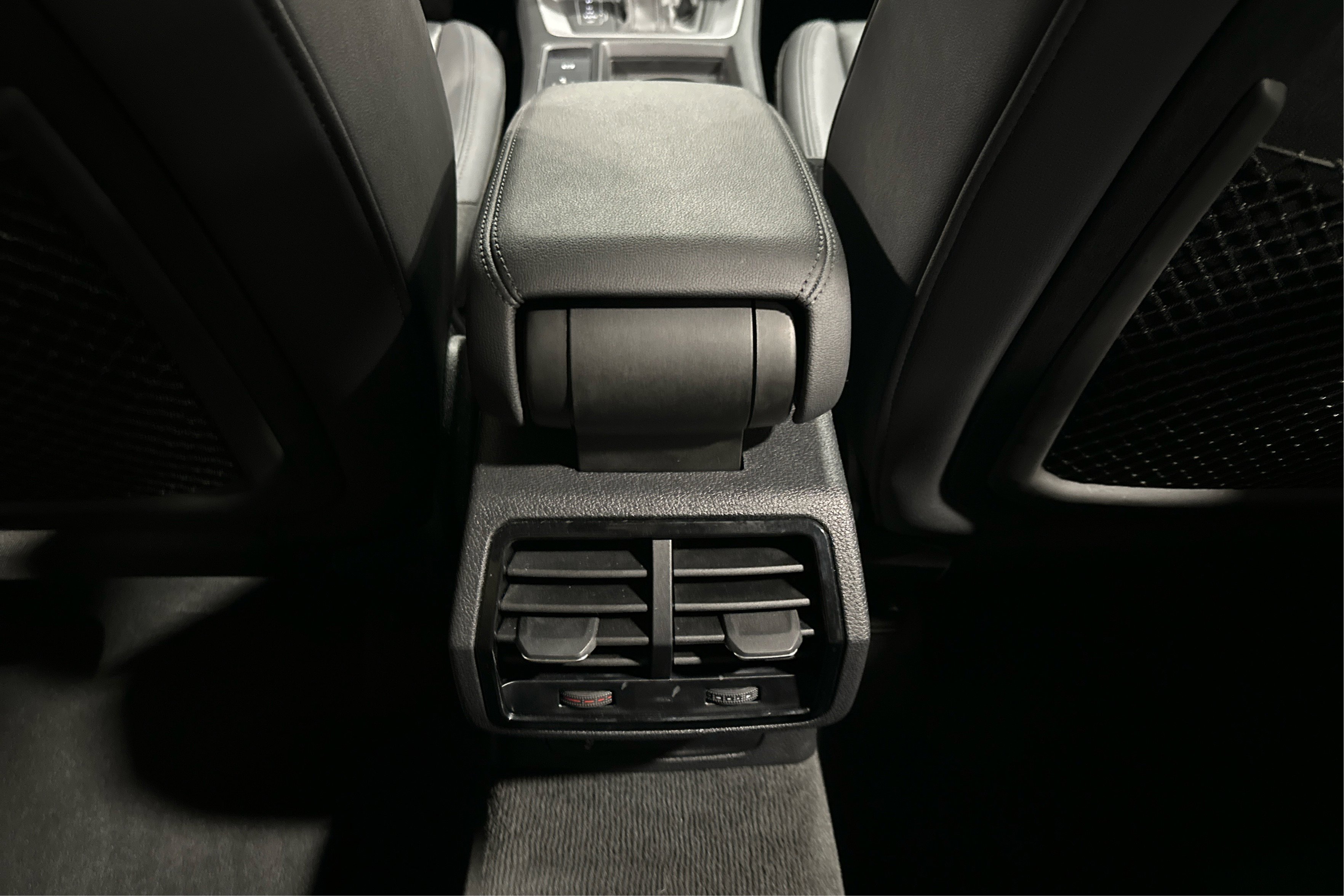 Used 2025 Audi Q3 2.0T Premium image 38