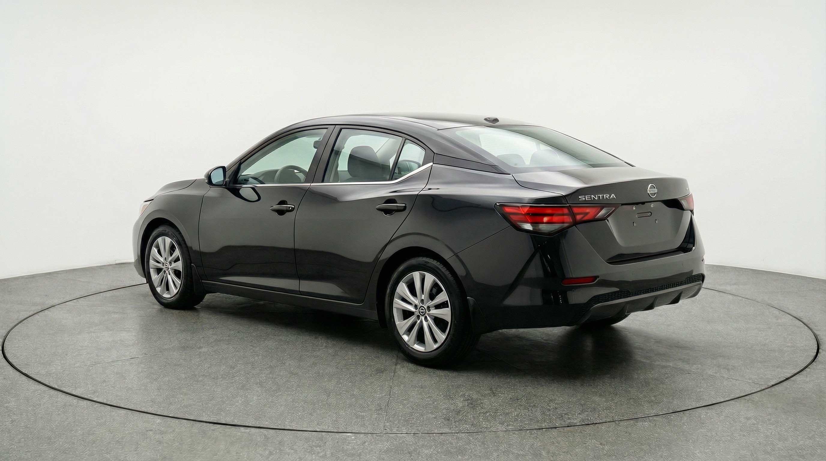 Used 2025 Nissan Sentra S image 6