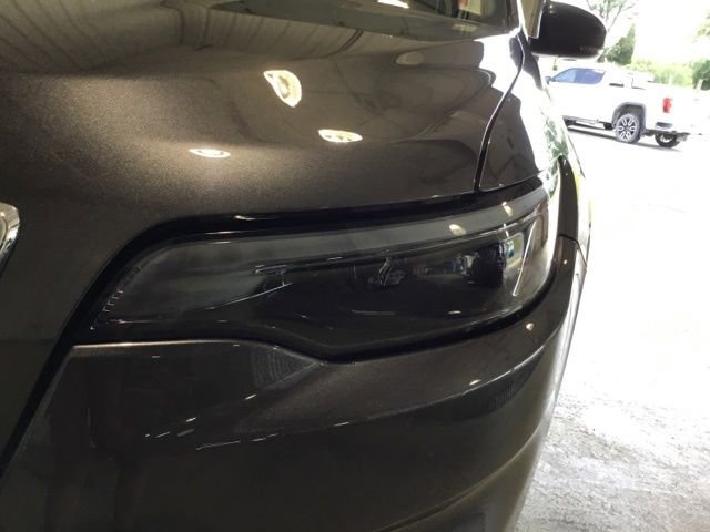 Used 2019 Jeep Cherokee Limited image 7