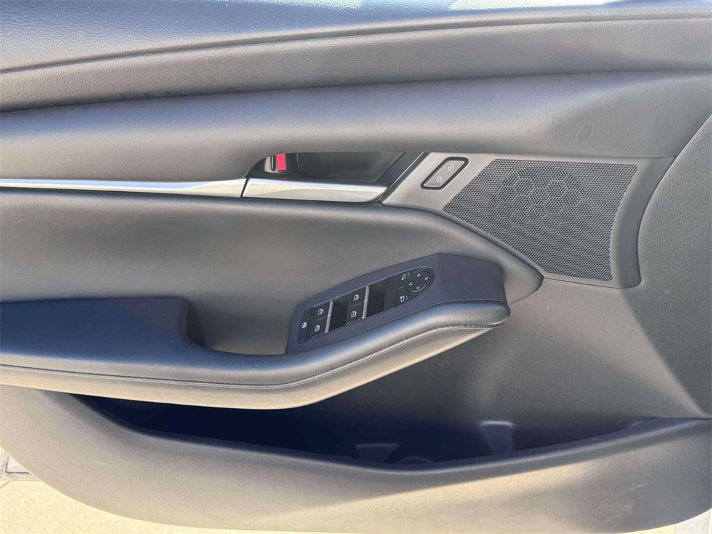 Used 2021 MAZDA MAZDA3 s image 9