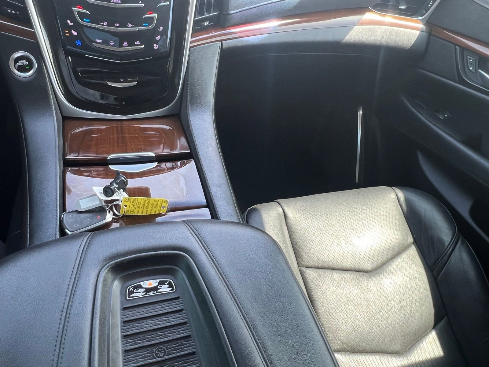 Used 2018 Cadillac Escalade Luxury RWD image 39