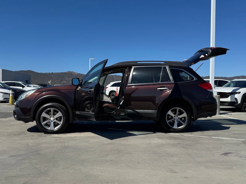 Used 2013 Subaru Outback 3.6R Limited w/ Special Appearance Pkg AWD/4WD image 26