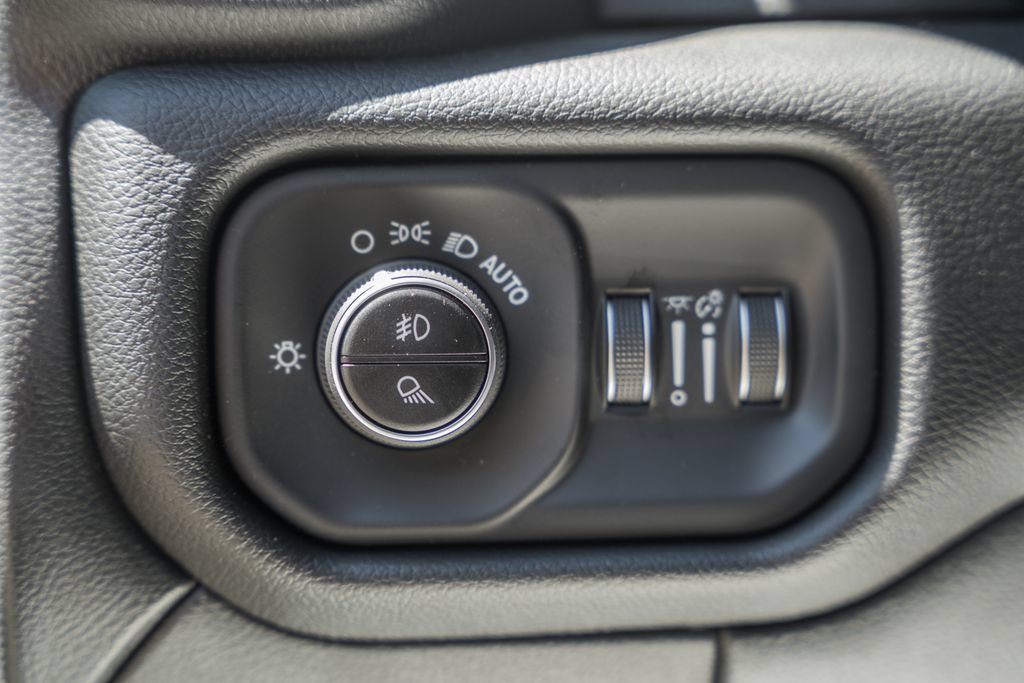 New 2026 RAM 2500 Laramie AWD/4WD image 50