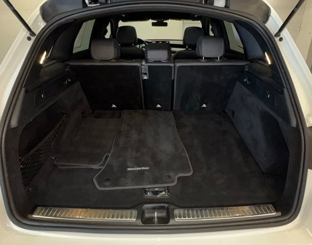 Used 2020 Mercedes-Benz GLC 300 4MATIC image 10