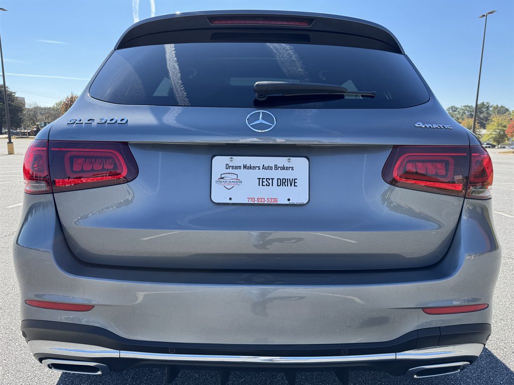 Used 2021 Mercedes-Benz GLC 300 4MATIC w/ AMG Line image 9