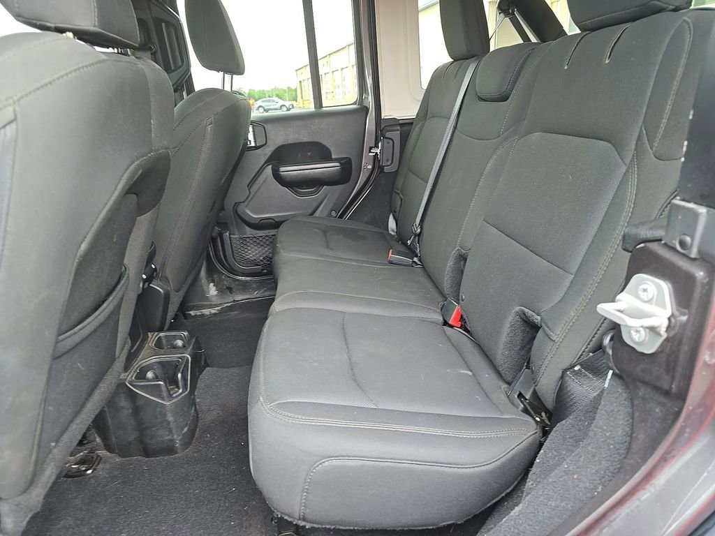 Used 2018 Jeep Wrangler Unlimited Sport S AWD/4WD image 6