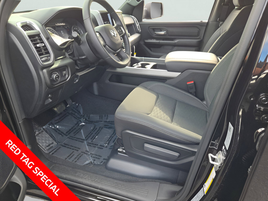 New 2026 RAM 1500 Express AWD/4WD image 24