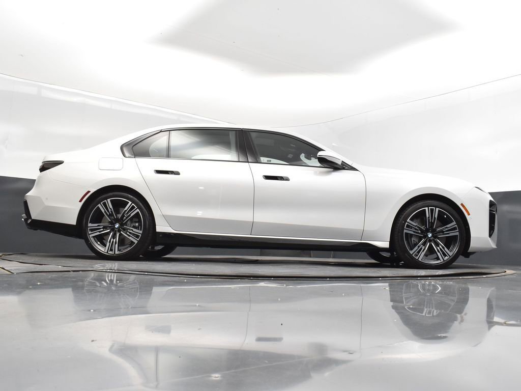 Certified 2024 BMW 760i xDrive w/ Executive Package image 43