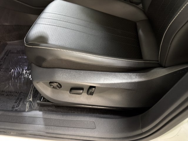 Certified 2024 Volkswagen Tiguan SE AWD/4WD image 17