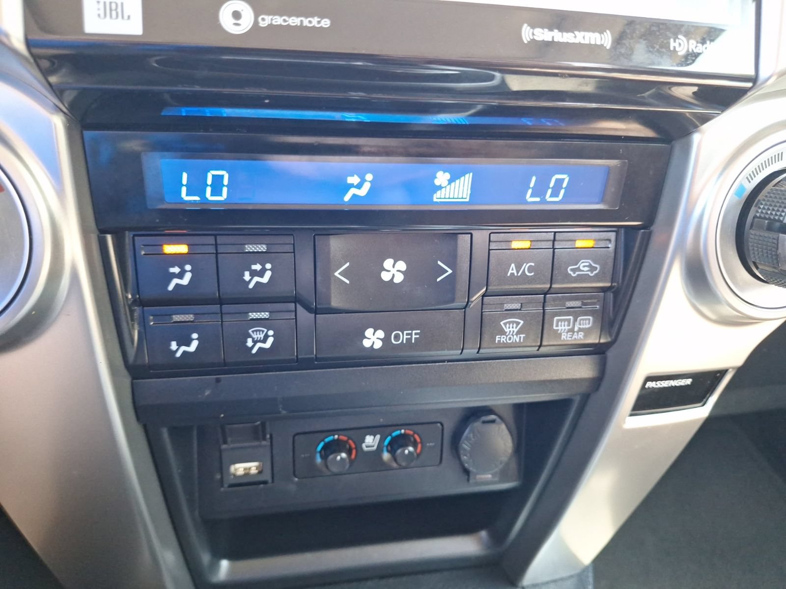Used 2024 Toyota 4Runner Limited AWD/4WD image 26