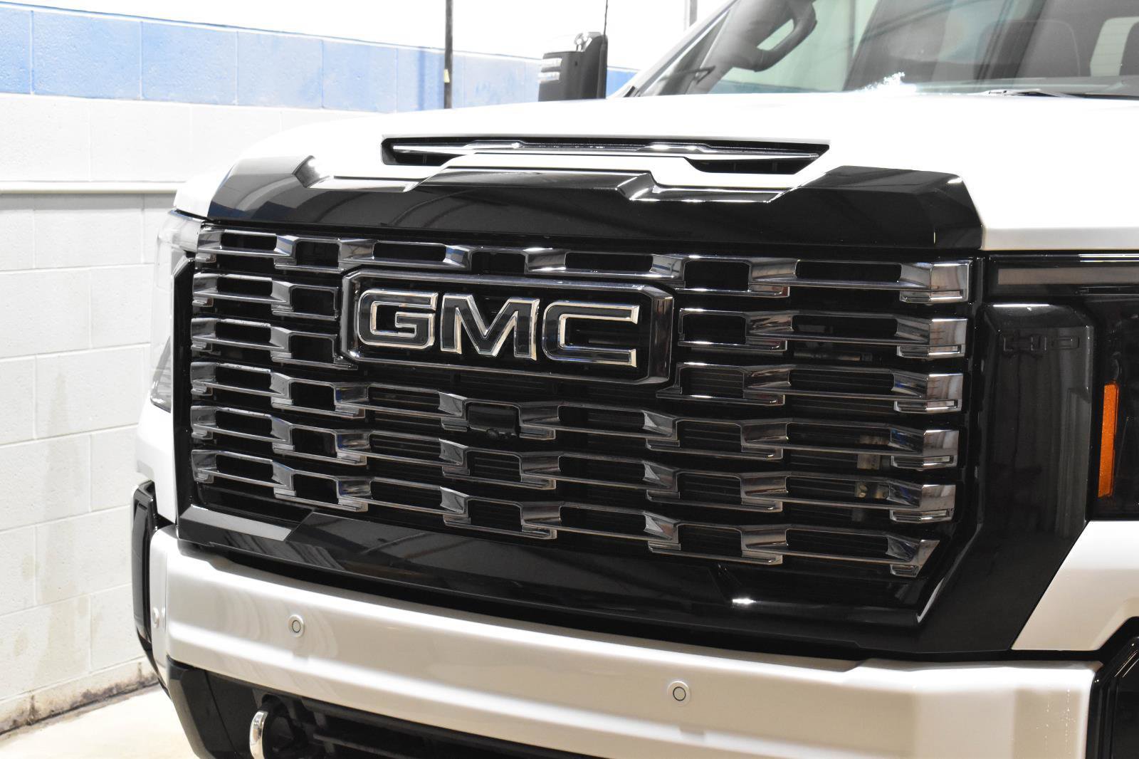 Used 2026 GMC Sierra 3500 Denali Ultimate AWD/4WD image 34