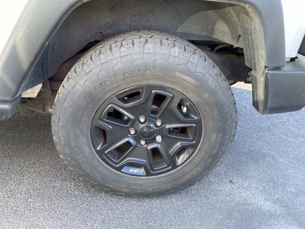 Used 2016 Jeep Wrangler Sport AWD/4WD image 4