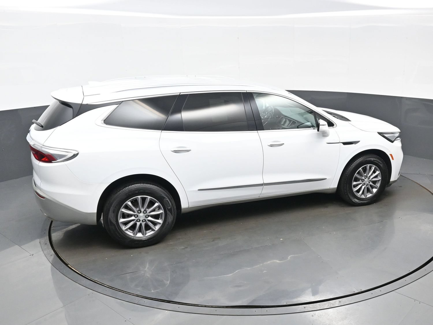 Used 2022 Buick Enclave Essence AWD/4WD image 41