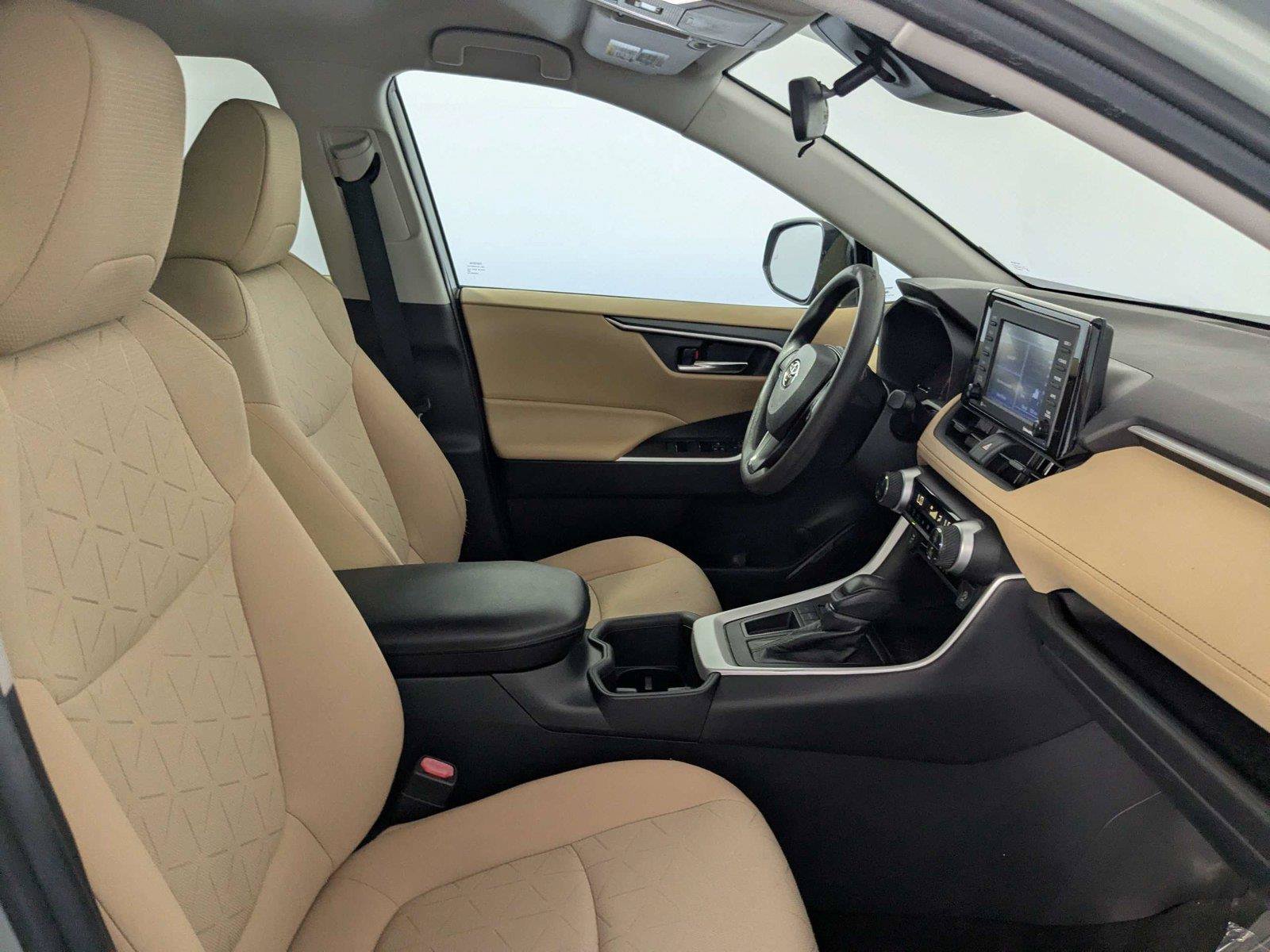 Certified 2022 Toyota RAV4 XLE FWD image 32