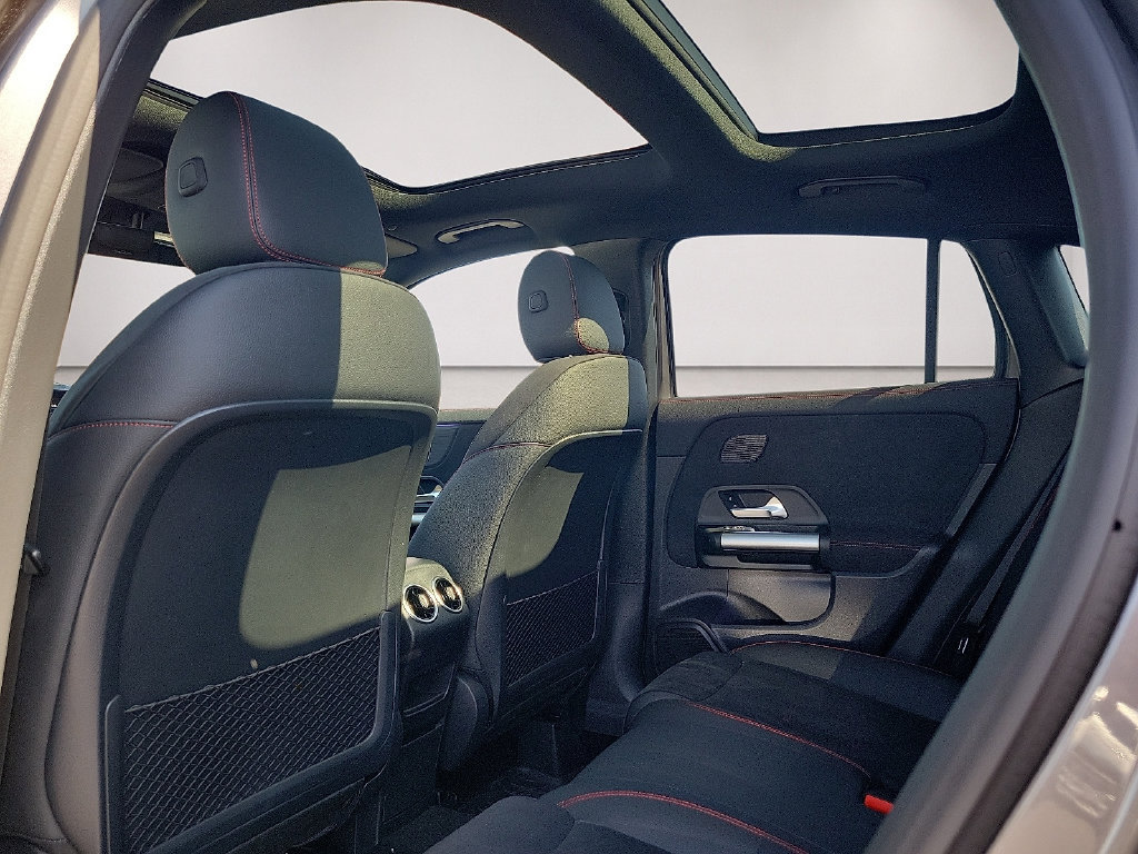Used 2025 Mercedes-Benz GLA 250 image 14