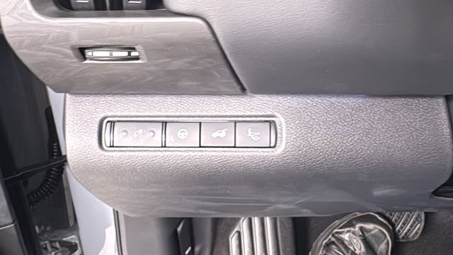 New 2026 Nissan Pathfinder Platinum image 34