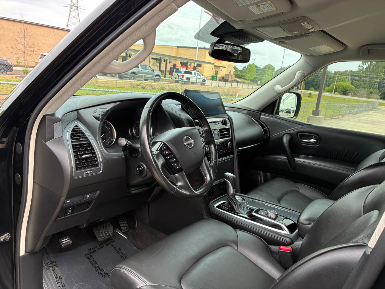 Used 2021 Nissan Armada SV w/ SV Appearance Package RWD image 13