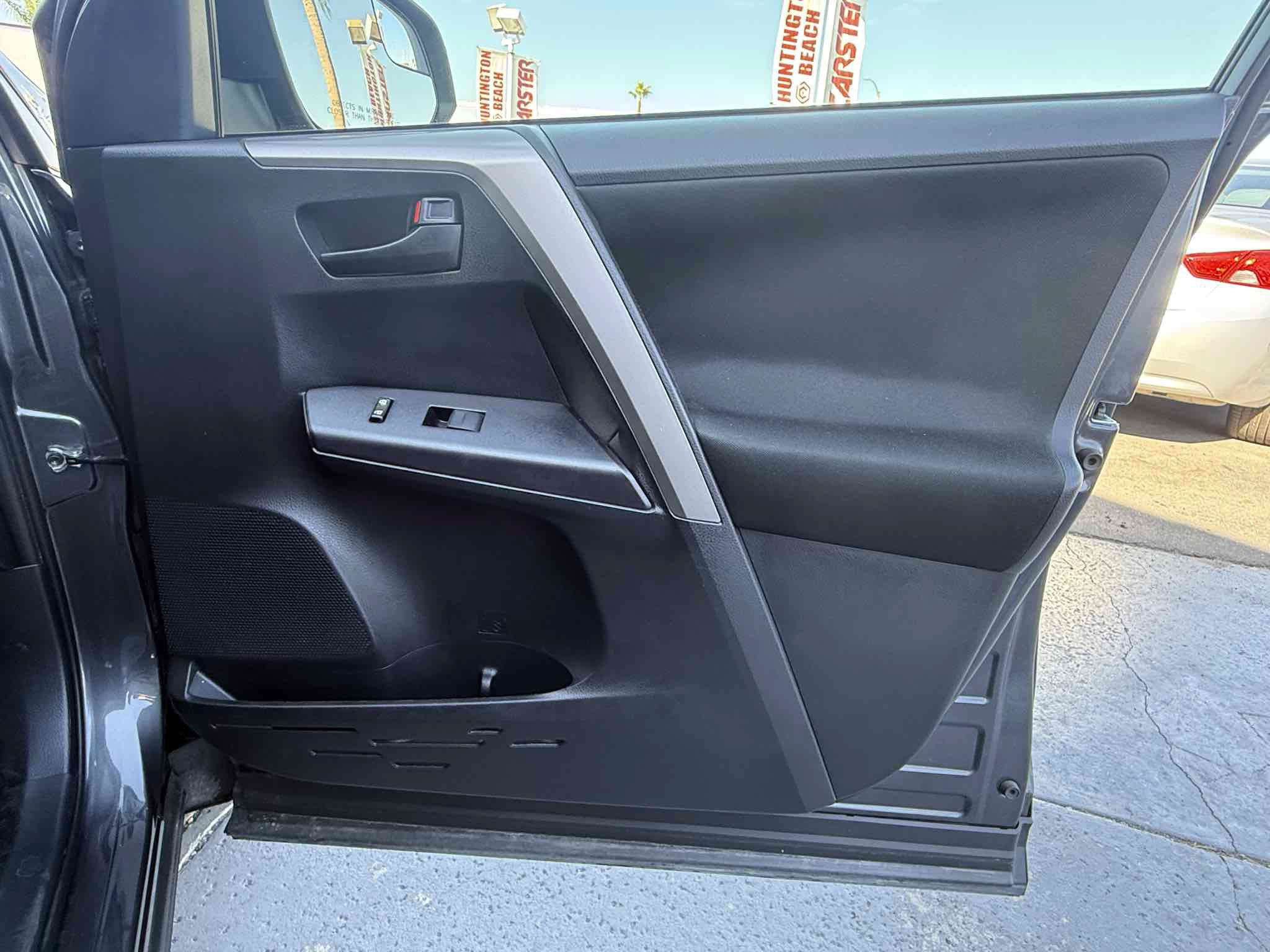 Used 2018 Toyota RAV4 LE w/ All Weather Liner Package FWD image 52