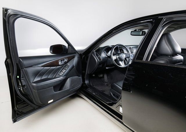 Used 2018 INFINITI Q50 Luxe w/ Essential Package (2.0T Luxe) image 24