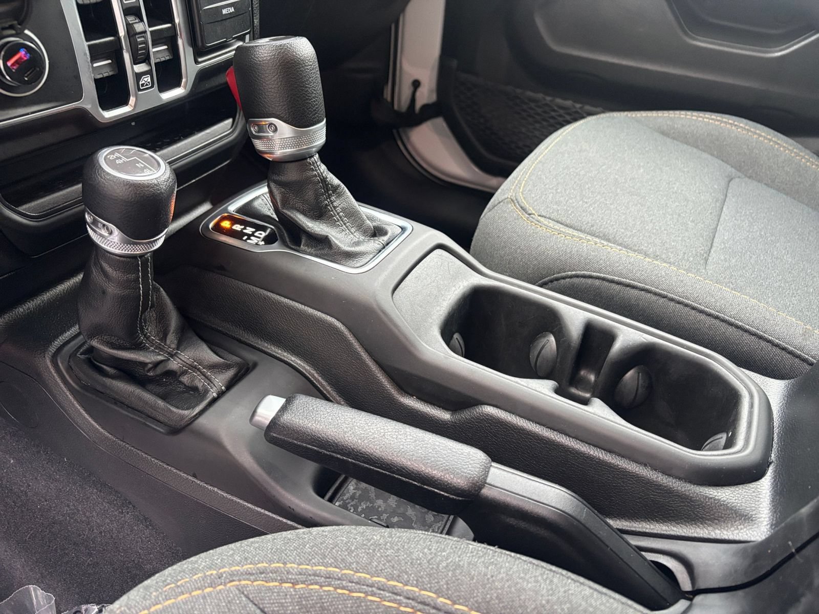 Used 2025 Jeep Wrangler Unlimited Sport AWD/4WD image 39