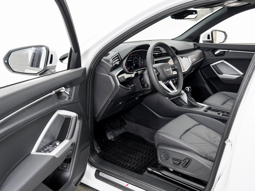 Certified 2024 Audi Q3 2.0T Premium image 7