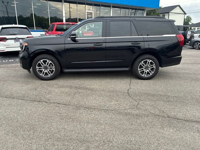 Used 2025 Ford Expedition Active AWD/4WD image 17