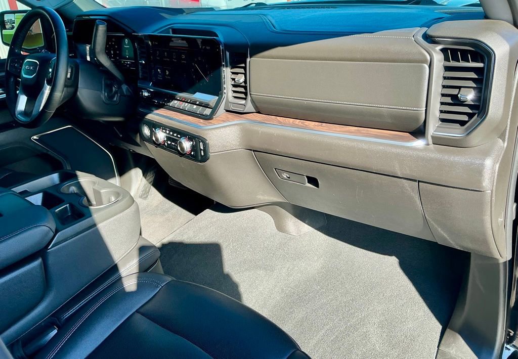 Used 2024 GMC Sierra 1500 SLT image 25
