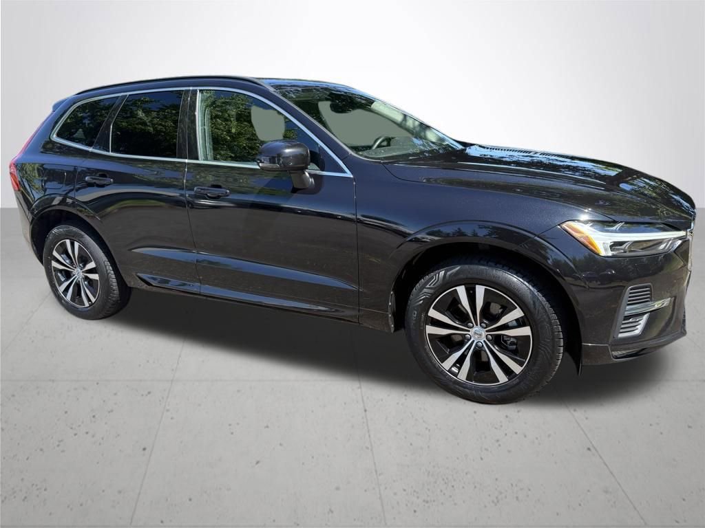 Used 2023 Volvo XC60 B5 Core FWD image 3