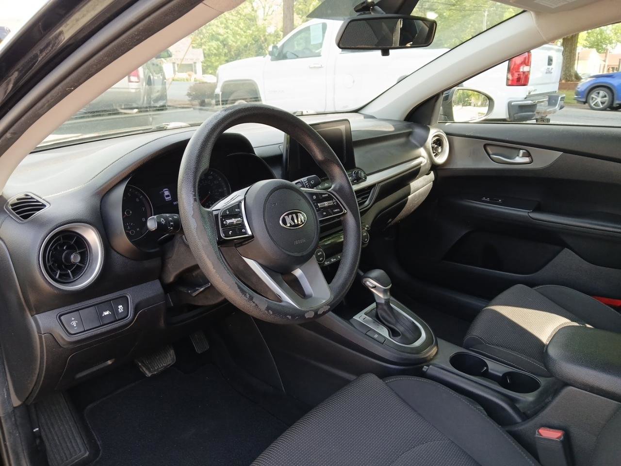 Used 2019 Kia Forte LXS FWD image 17