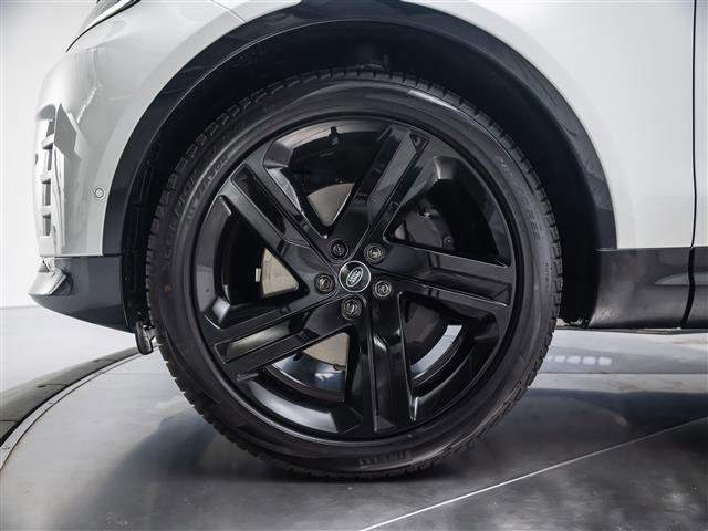 New 2026 Land Rover Discovery Limited Edition image 12