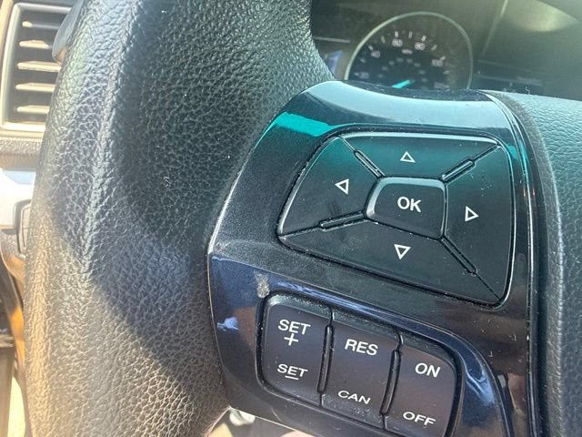 Used 2017 Ford Explorer XLT w/ Equipment Group 202A FWD image 40