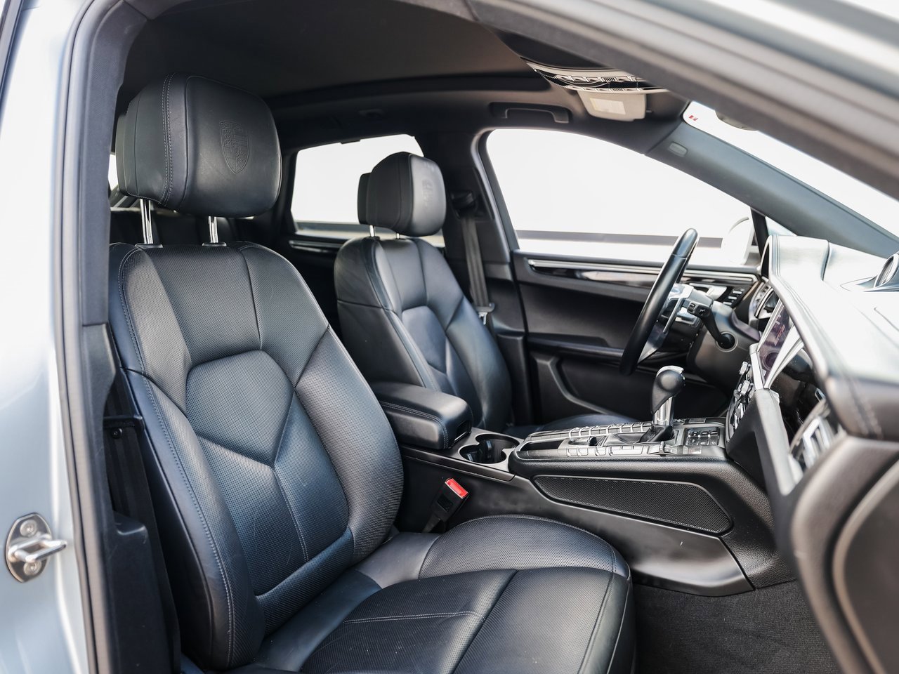 Certified 2019 Porsche Macan image 28