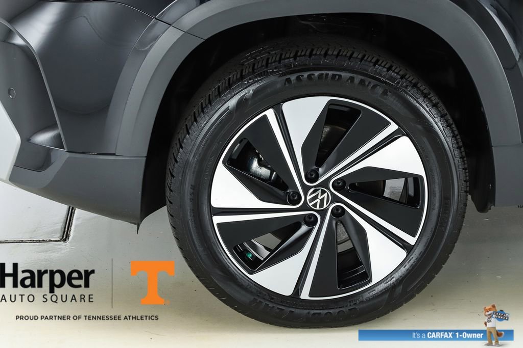 Used 2025 Volkswagen Taos SE w/ Panoramic Sunroof Package AWD/4WD image 43