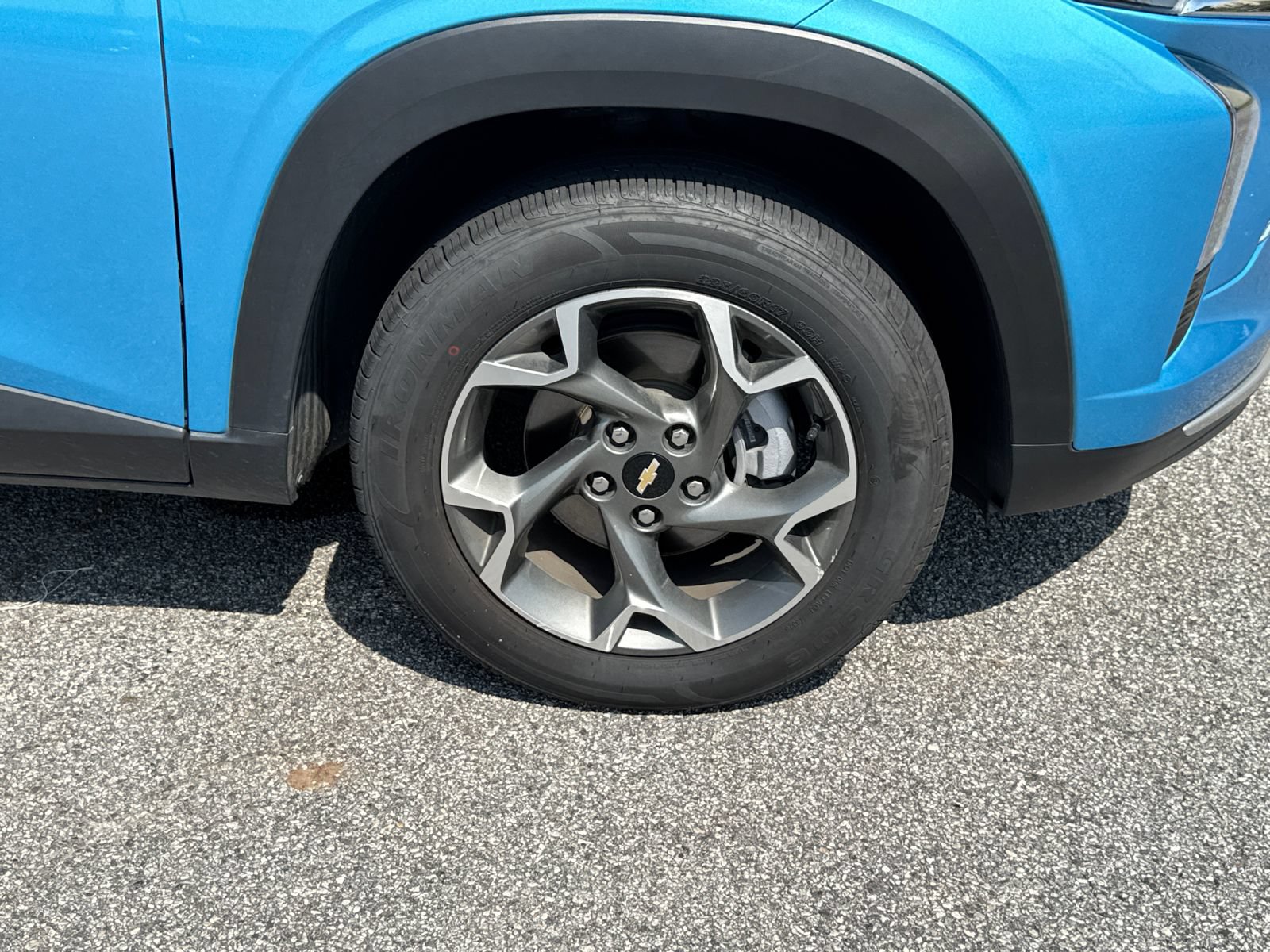 Used 2025 Chevrolet Trax LT FWD image 12