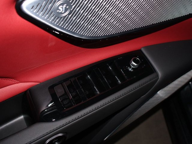 Used 2023 Maserati Grecale Modena image 12