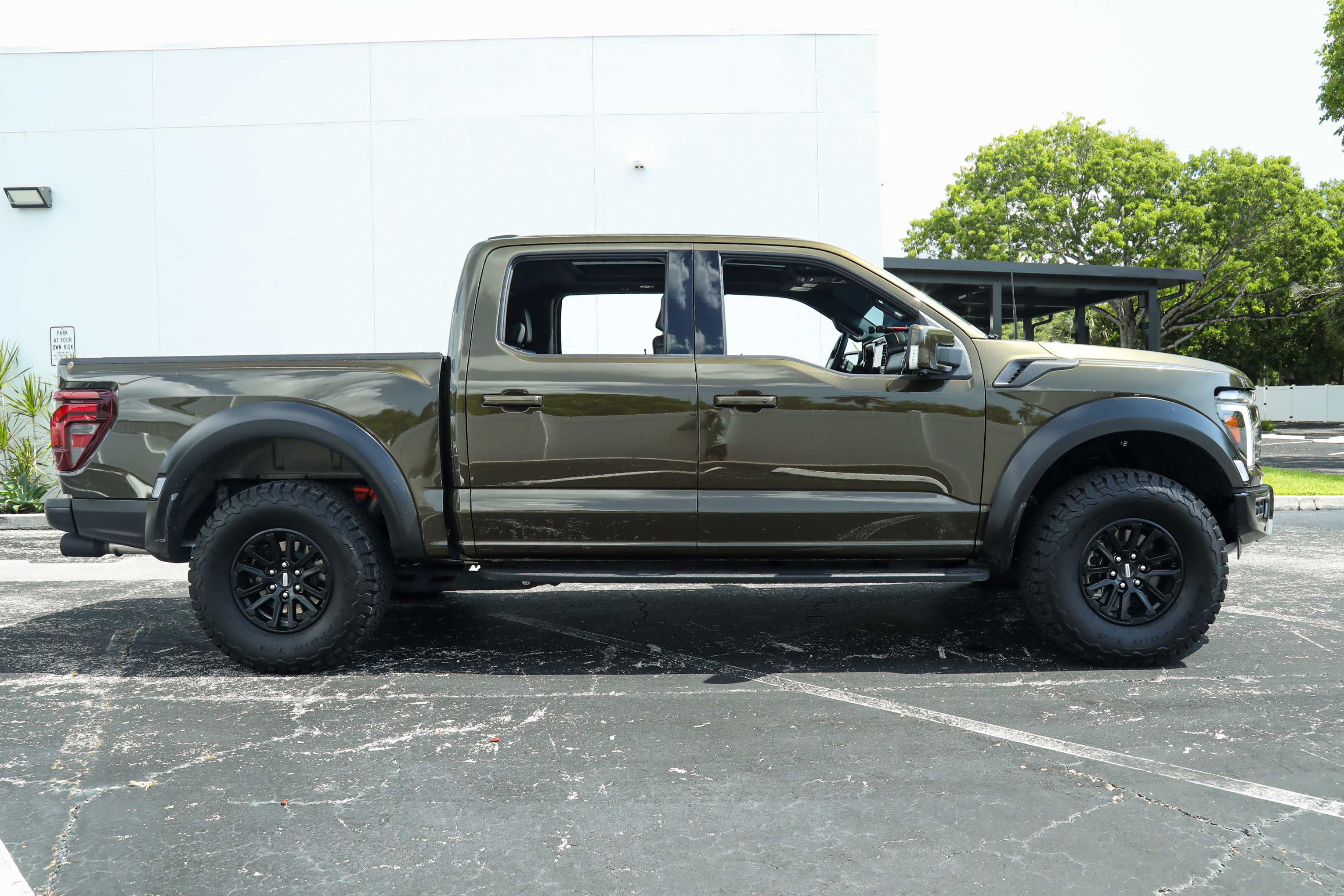 Used 2025 Ford F150 Raptor AWD/4WD image 6