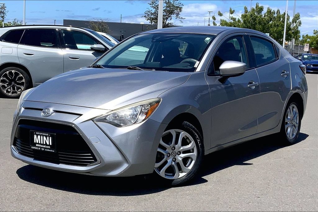 Used 2016 Scion iA FWD image 2