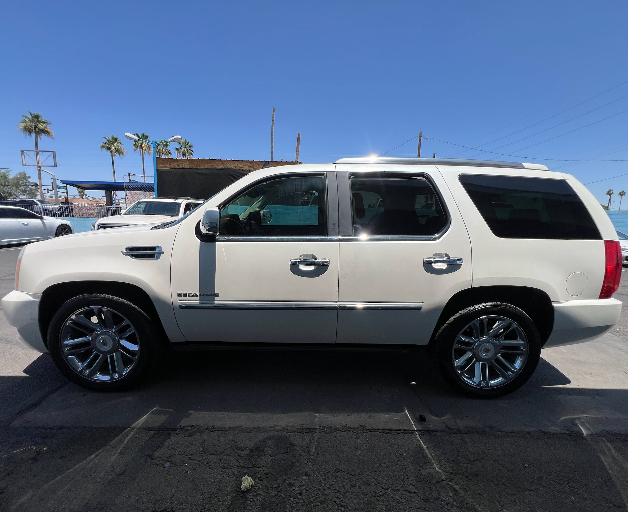 Used 2012 Cadillac Escalade Platinum AWD/4WD image 7