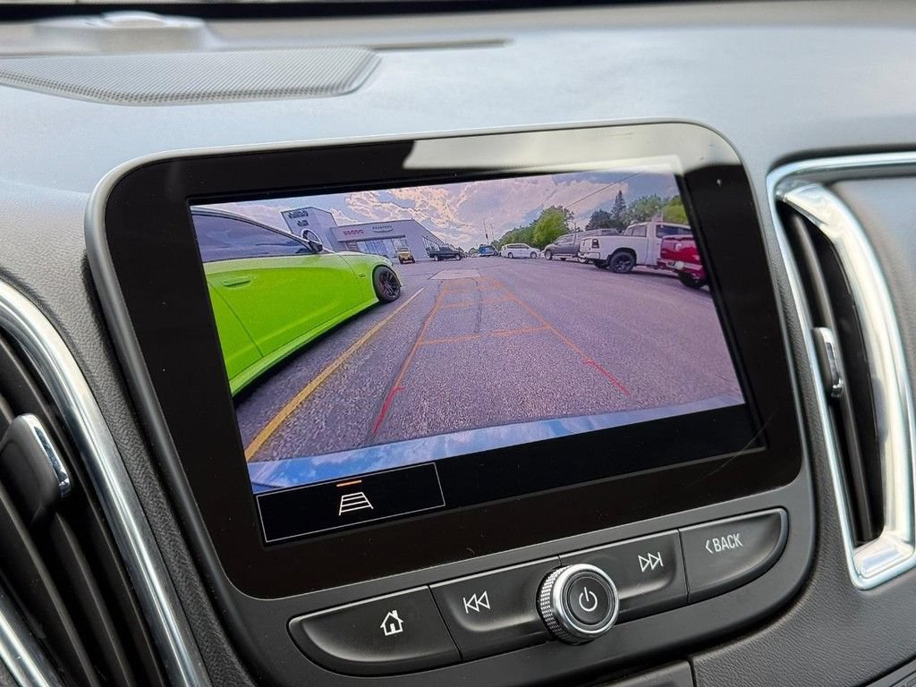 Used 2024 Chevrolet Malibu LT FWD image 17