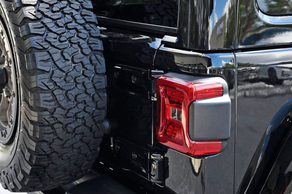 Used 2023 Jeep Wrangler Unlimited Rubicon 392 AWD/4WD image 6