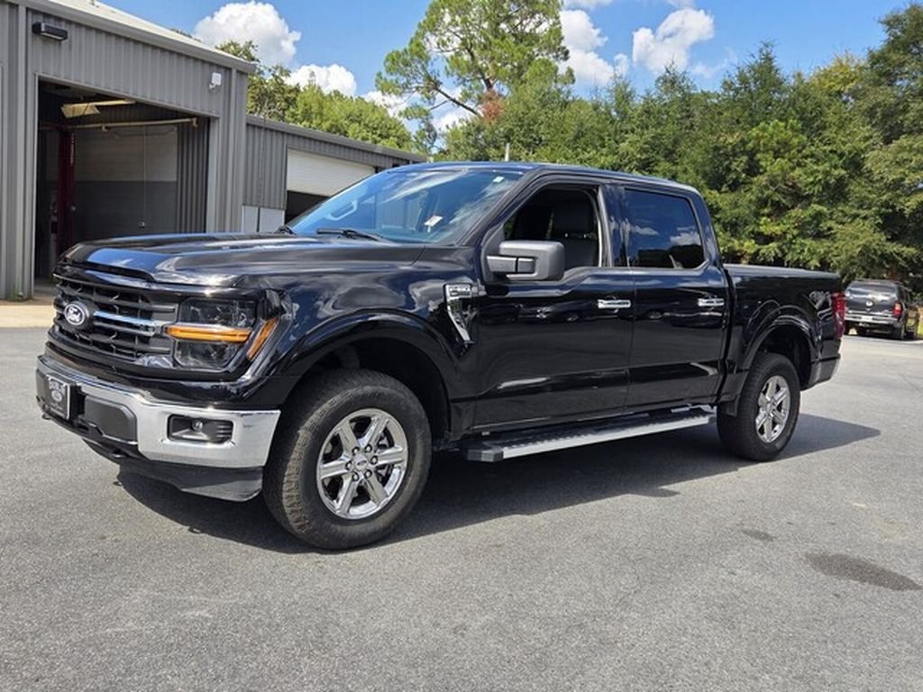 Used 2025 Ford F150 XLT w/ Equipment Group 301A Standard AWD/4WD image 3