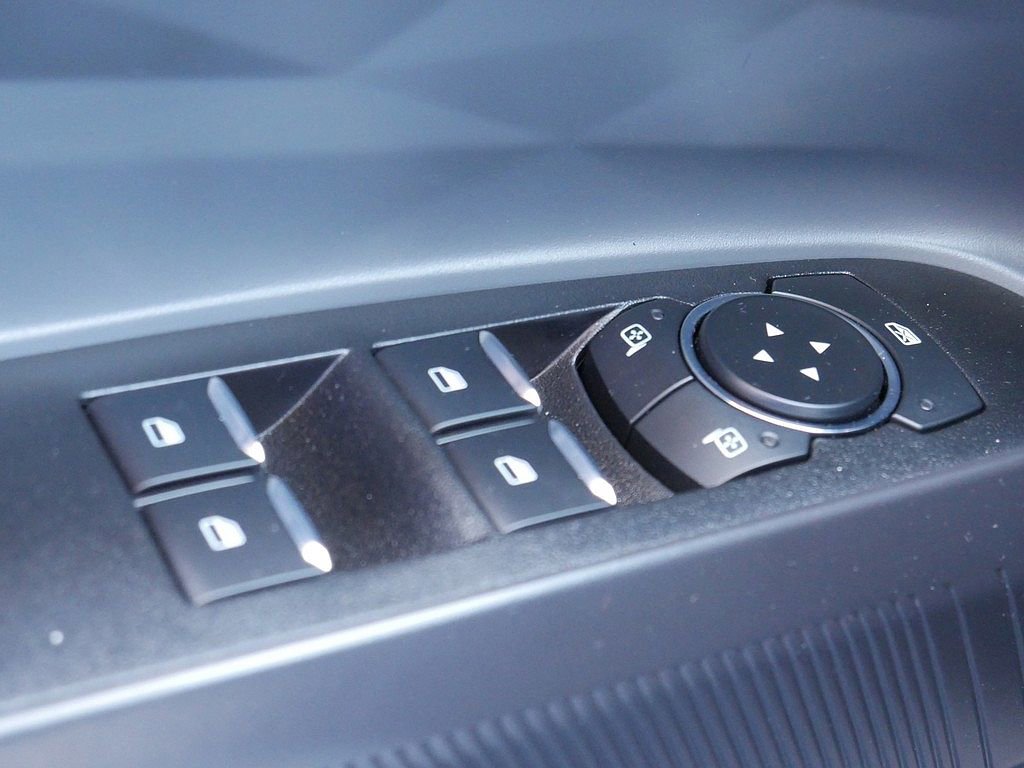 Used 2026 Ford Maverick Lobo AWD/4WD image 28