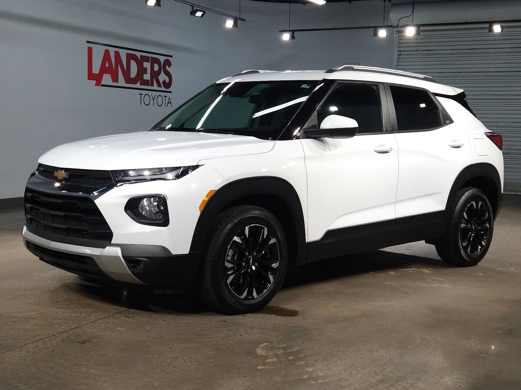 Used 2023 Chevrolet TrailBlazer LT image 3