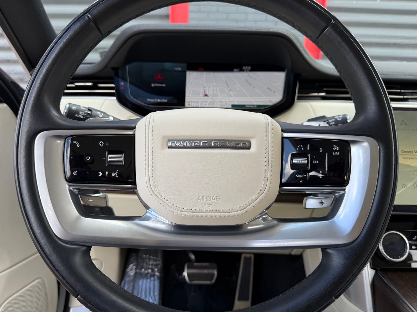 Used 2023 Land Rover Range Rover Long Wheelbase SE AWD/4WD image 34