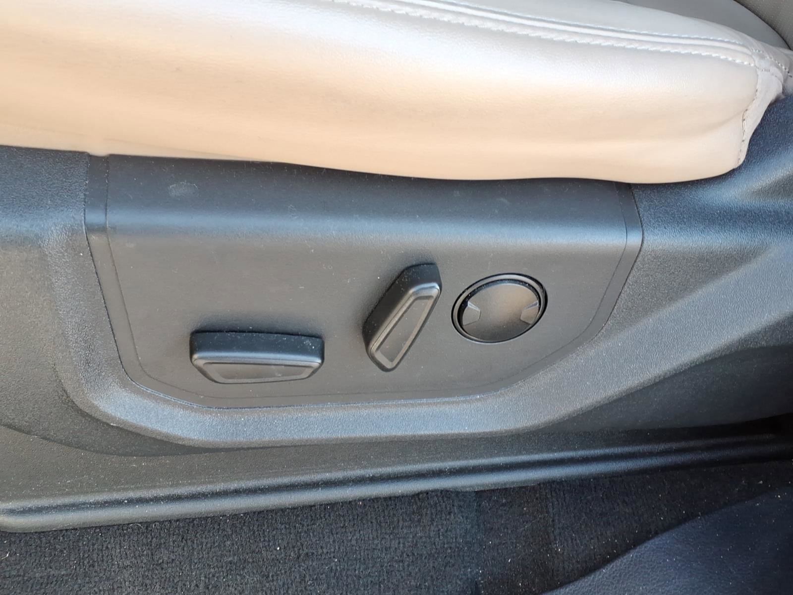 Used 2024 Ford Expedition Max XLT RWD image 5