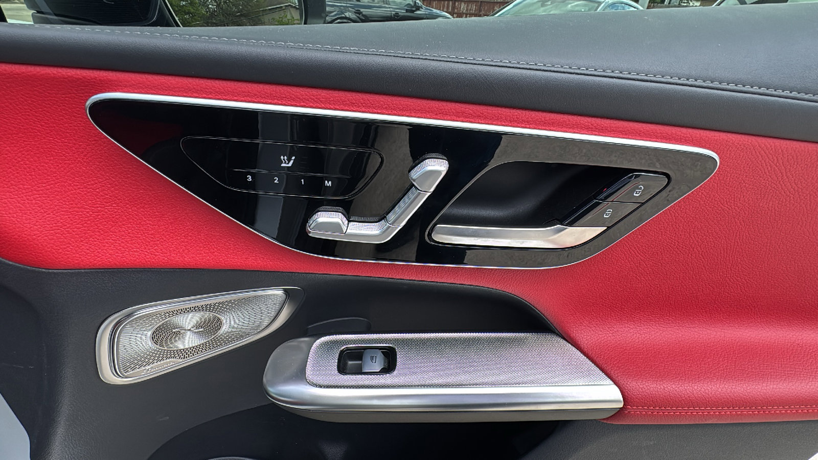 Used 2024 Mercedes-Benz GLC 43 AMG 4MATIC image 29