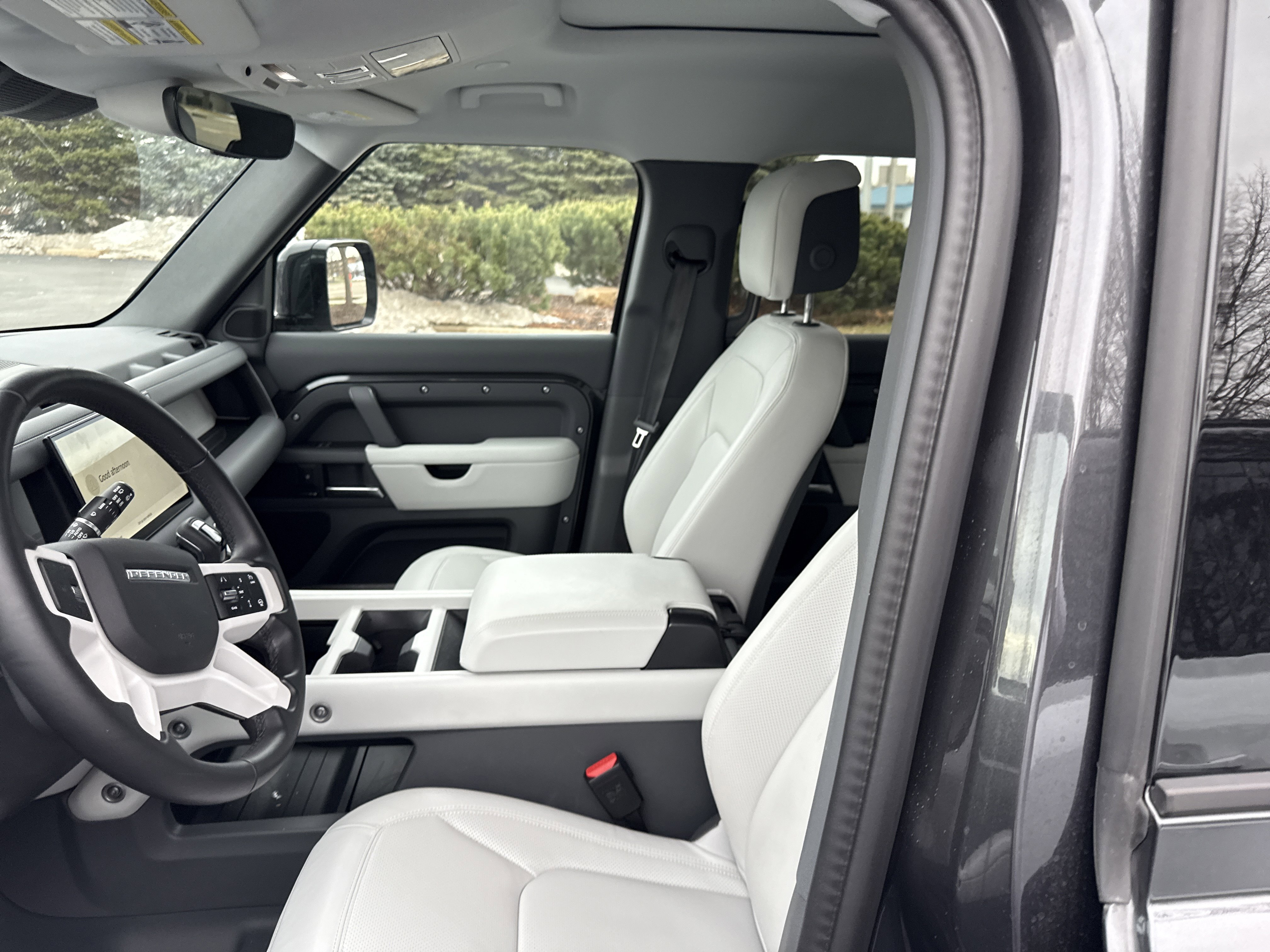 New 2025 Land Rover Defender 110 S image 7